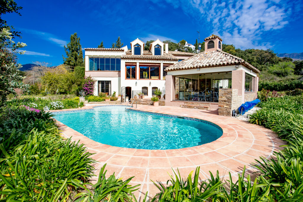 villa with a private pool in Estepona